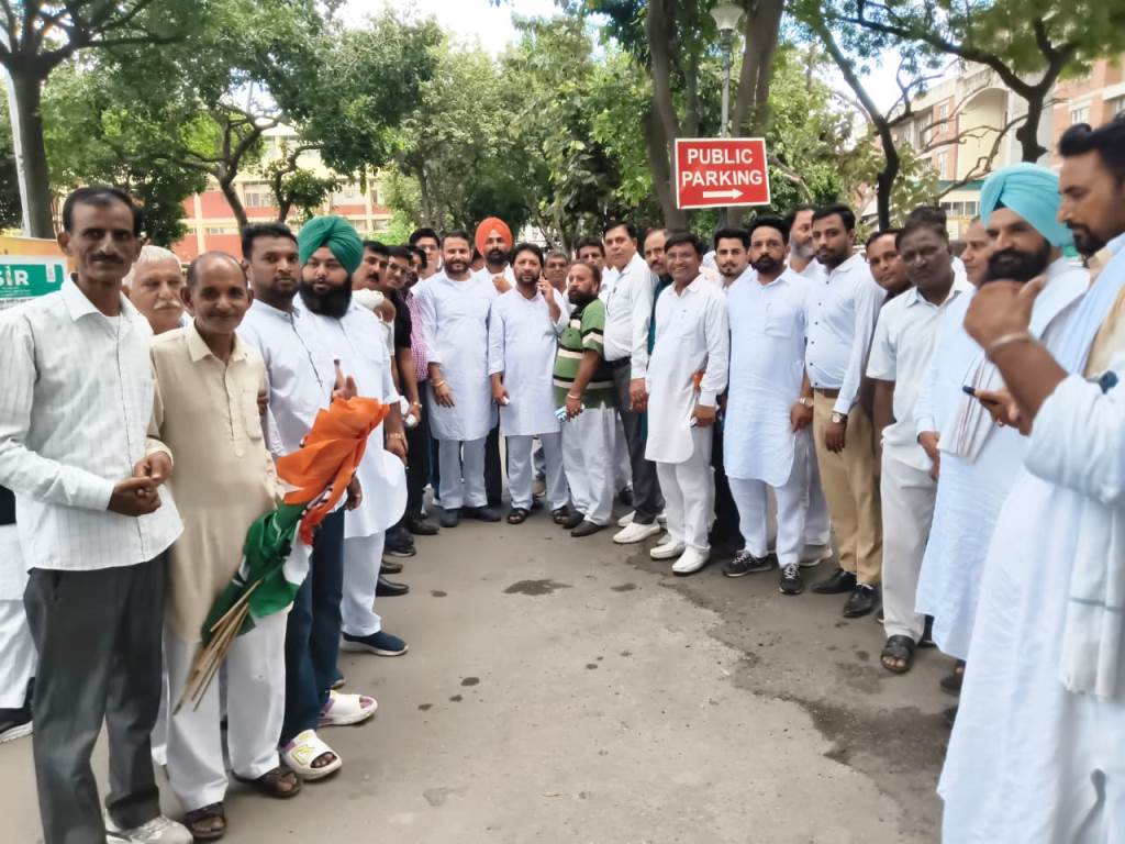लाठियों से नहीं दबेगी युवाओं की आवाज़ छात्रों के सम्मान और भविष्य की लड़ाई में कांग्रेस सड़क से संसद तक डटकर खड़ी